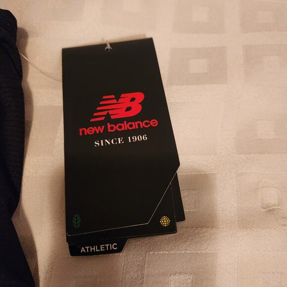 New Balance Accelerate Racetrack Tank - Picture 4 of 5